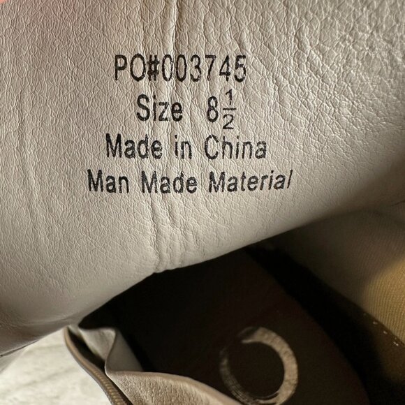 Journee Collection Baylor Boots Women Size 8.5 Gray Ankle Block Heel Lace Up NWB - Picture 7 of 10